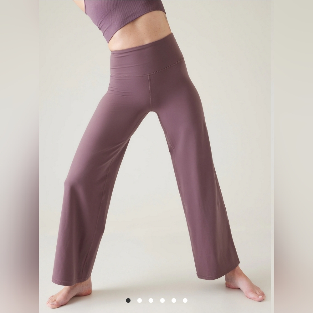 EUC Athleta Elation Wide Leg Pant, Damask Mauve, Size Medium Petite